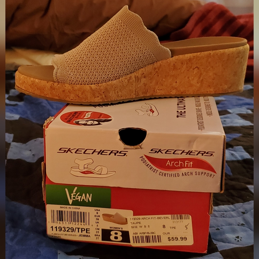 Sketchers Tan/Taupe Sandals with Arch Fit